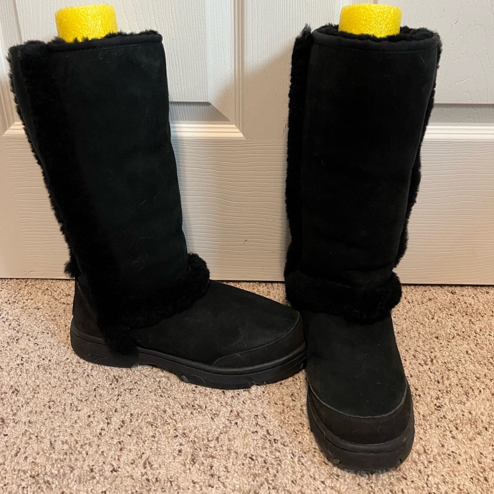Size 8 Ugg Winter Boots with Shearling